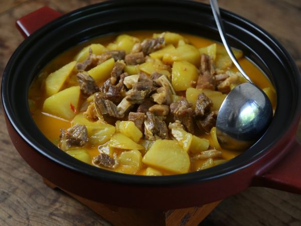 牛腩炖土豆